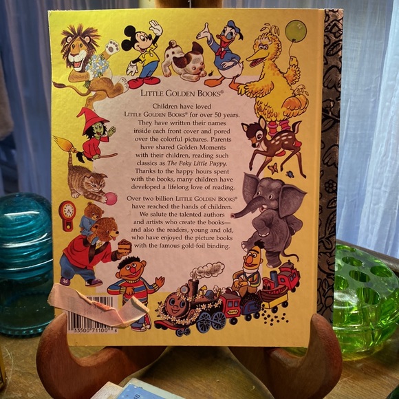 5 kids books Walt Disney’s Detective Mickey Mouse - Picture 11 of 12
